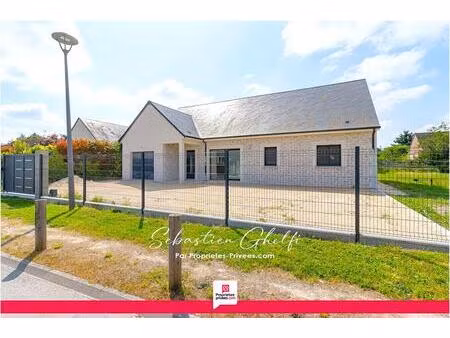maison de plain-pied avec 3 chambres-cellier-garage-jardin