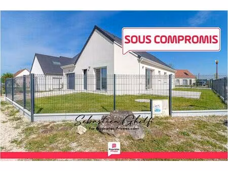 belle maison de plain-pied avec 3 chambres-cellier-garage