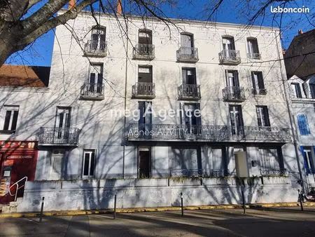 immeuble 300 m² neris-les-bains