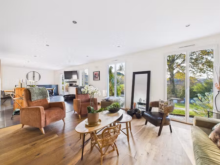 maison 7 pièces - 215 m²