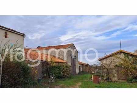 corps de ferme mauleon -1864 - 120m² habitables avec dépendances