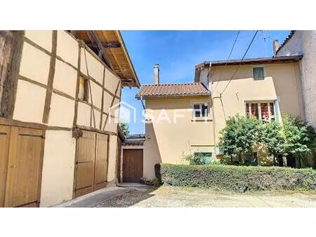 maison avec dépendance au centre de pont-de-veyle