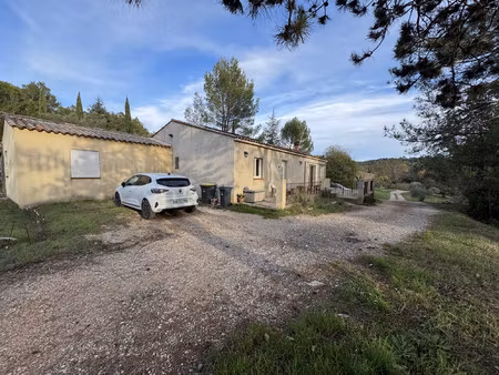 villa t6 sur un grand terrain plat