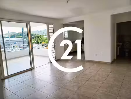 le robert  mansarde  t3 quasi neuf  vendu loué