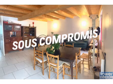 17160 - prignac - maison 3 pièces de 70 m² entièrement rénovée en 2016 .