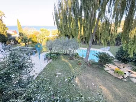 mas 7pièce(s) 5chambre(s) 222 m² saint-mitre-les-remparts (13920)