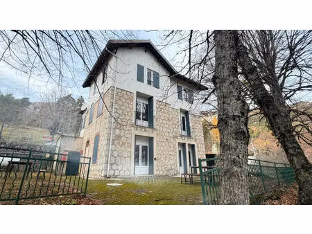 vente maison 10 pièces 200 m² andon (06750)