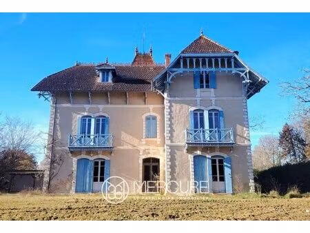 propriete 1900 avec piscine
