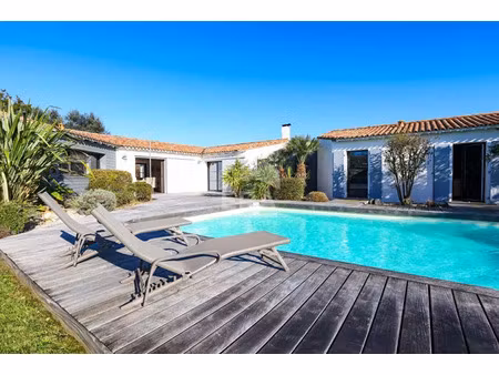 maison 8 pièces 197 m² à vendre / acheter périgny 17180 ? | era immobilier