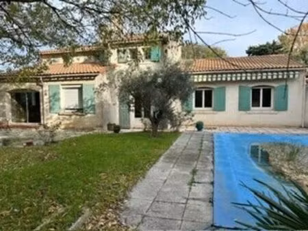 maison de ville avec jardin et piscine mouleyres