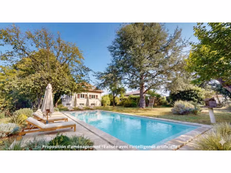 maison 8 pièces - 225 m²