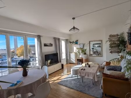 appartement lumineux avec vue dégagée