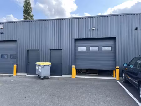 a louer local commercial 242 m2 à bresles