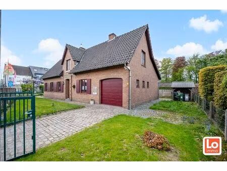 degelijke alleenstaande woning met inpandige garage gelegen op een strategische locatie vl