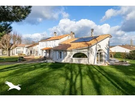 vente maison 7 pièces 207 m² agris (16110)