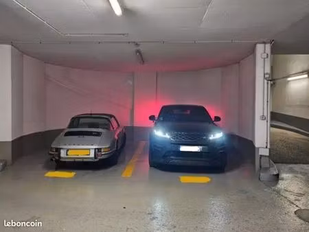 grand parking odéon avec borne électrique - 14 rue monsieur le prince