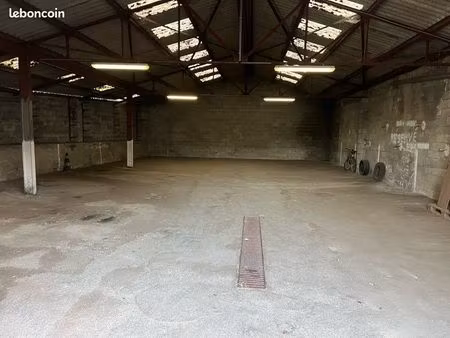 loue emplacement/garage