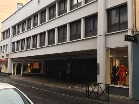 garage/stationnement a louer