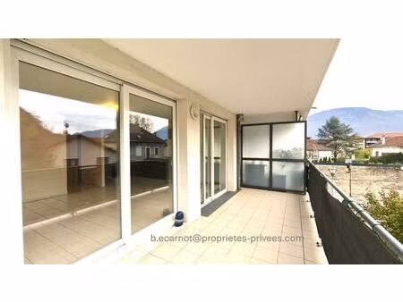 varces - centre ville appartement 3 pièce(s) 68 m2