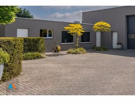 kantoorruimte met parkeergelegenheid