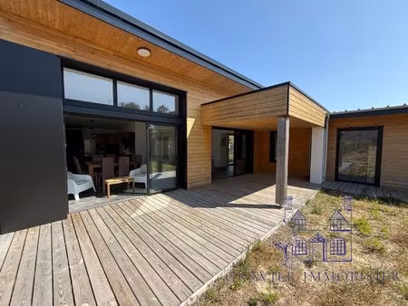 maison de style californien en bord de mer à saint-germain-sur-ay plage