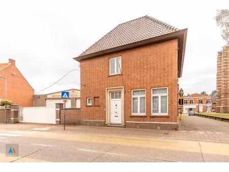 gezinswoning met ruime loods