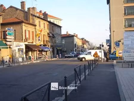 a louer - local commercial angle de rue - champagne au mont d'or