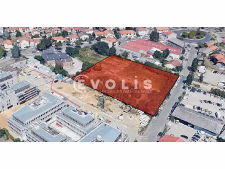 terrain pour construction d'un bâtiment neuf (industrie  tertiaire)