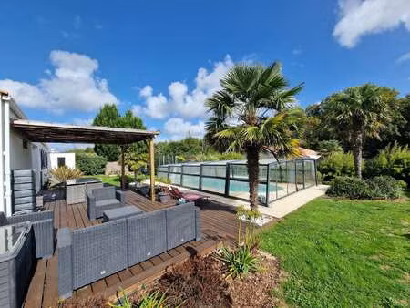 vente maison à sainte-foy (85150) : à vendre / 160m² sainte-foy