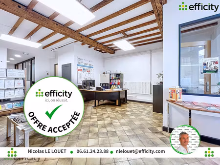 bureau 18 pièces - 276 m²