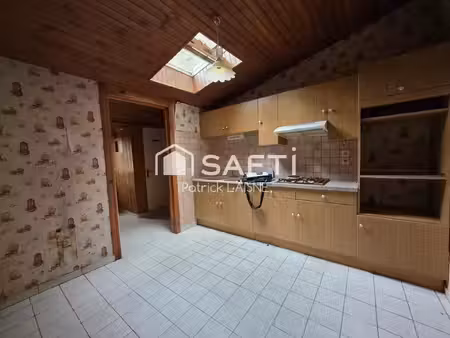 petite maison de ville avec cour intérieure a rénover