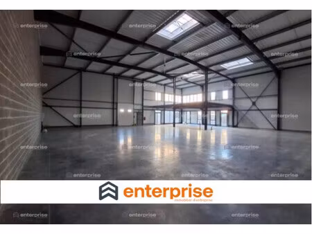 location local commercial