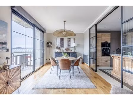 villa rénovée avec vue sur mer et les falaises au coeur de ault