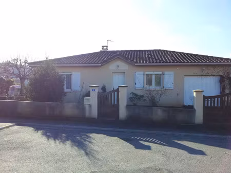 location maison 3 pièces 81 m² à figeac (46100)  884 €