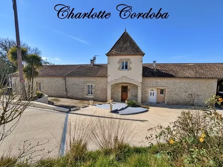 propriété d’exception – domaine en pierre de 323 m² – parc paysager de 2 ha – proche marma