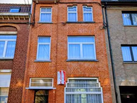 maison 4 chambres présentant de beaux volumes à rafraîchir