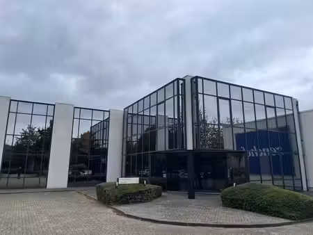 bureaux + entrepots a louer - 34 parkings