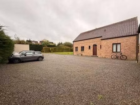 maison familiale au calme avec vue sur campagne à loyers !!