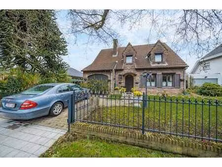 villa de style campagnard avec un potentiel exceptionnel ...