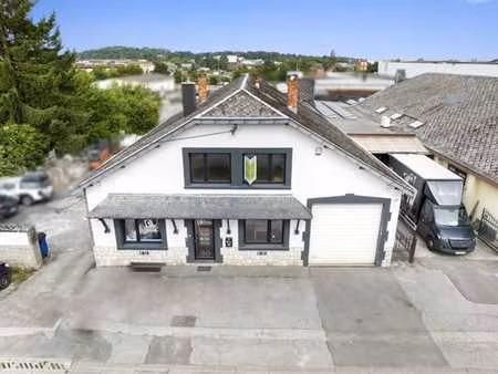 bâtiment polyvalent avec bureaux et entrepôts à marloie