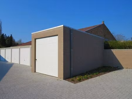 garage à louer à assebroek € 190 (lhqht) - creyf vastgoed | zimmo