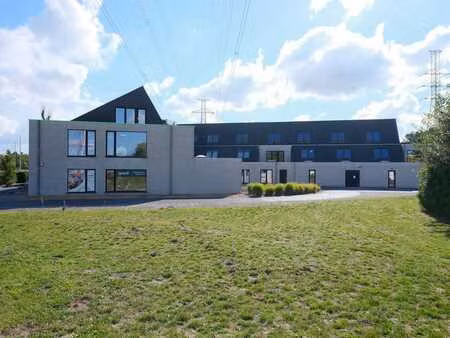 bureaux idéalement situés (85 m²-207 m²) à louer à eeklo