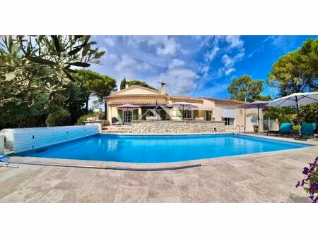 villa 7 pièces – 5 chambres – piscine 10x5 m – terrain 1900 m² – saint-privat-des-vieux