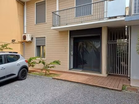 maison 100 m² à usage professionnel