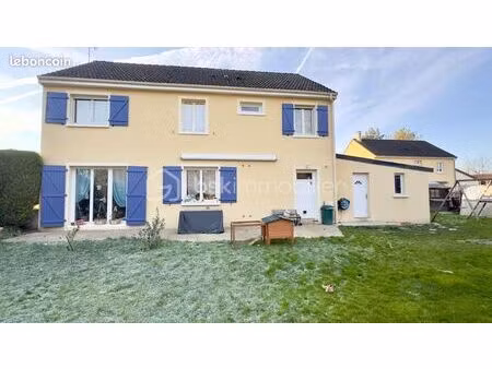 maison 8 pièces 168 m²