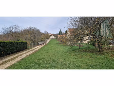 77 - terrain constructible proche longueville