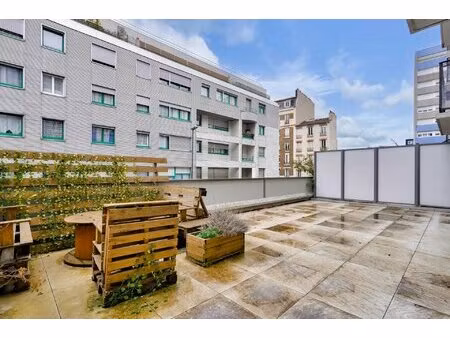 2 pieces avec terrasse de 50m² cave parking