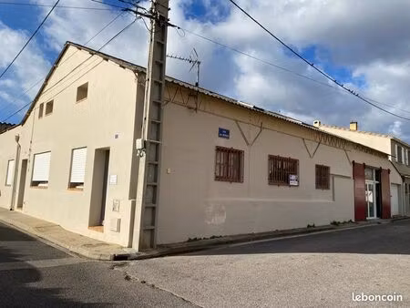 atelier 145 m2 et bureaux 75 m2