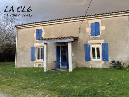 vente maison à montreuil (85200) : à vendre / 160m² montreuil