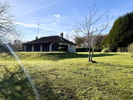 pavillon de plain-pied sur près d'1 ha de terrain - cheissoux